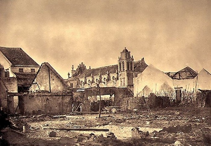 Một nhà thờ Thiên Chúa Giáo ở Nam Ðịnh năm 1884.